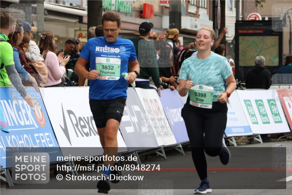21.09.2025 - PSD Bank Halbmarathon Strokosch-Dieckow http://msf.ph/oto/8948274 21.09.2025 12:37:40 Ziel 3377, 3398, 3405, 3553, 3832 meine-sportfotos.de