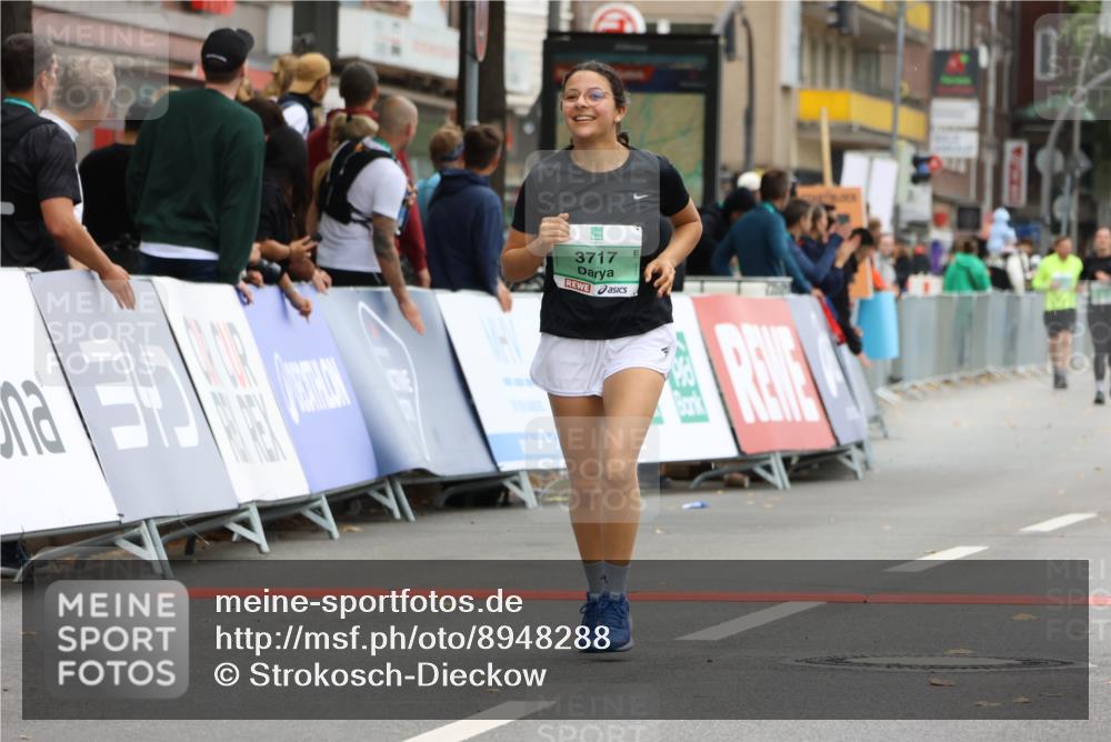 21.09.2025 - PSD Bank Halbmarathon Strokosch-Dieckow http://msf.ph/oto/8948288 21.09.2025 12:37:49 Ziel 3377, 3398, 3405, 3553, 3717, 3832 meine-sportfotos.de