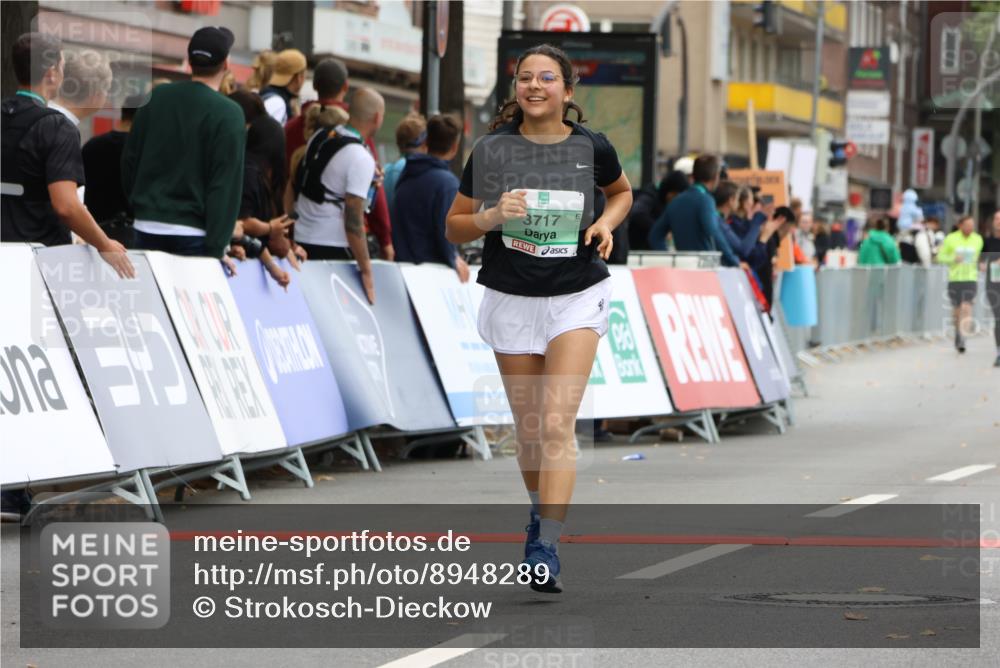 21.09.2025 - PSD Bank Halbmarathon Strokosch-Dieckow http://msf.ph/oto/8948289 21.09.2025 12:37:49 Ziel 3377, 3398, 3405, 3553, 3717, 3832 meine-sportfotos.de