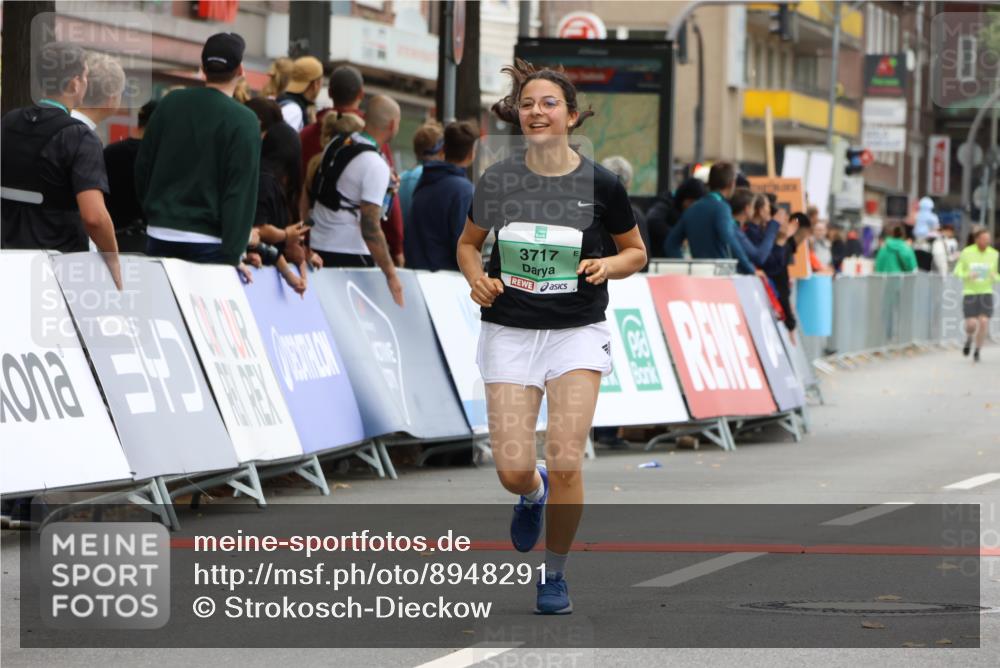21.09.2025 - PSD Bank Halbmarathon Strokosch-Dieckow http://msf.ph/oto/8948291 21.09.2025 12:37:49 Ziel 3377, 3398, 3405, 3553, 3717, 3832 meine-sportfotos.de