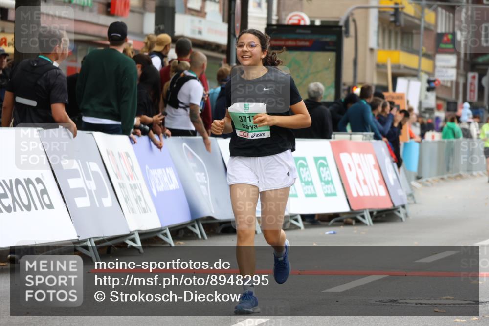 21.09.2025 - PSD Bank Halbmarathon Strokosch-Dieckow http://msf.ph/oto/8948295 21.09.2025 12:37:50 Ziel 3377, 3405, 3553, 3717 meine-sportfotos.de
