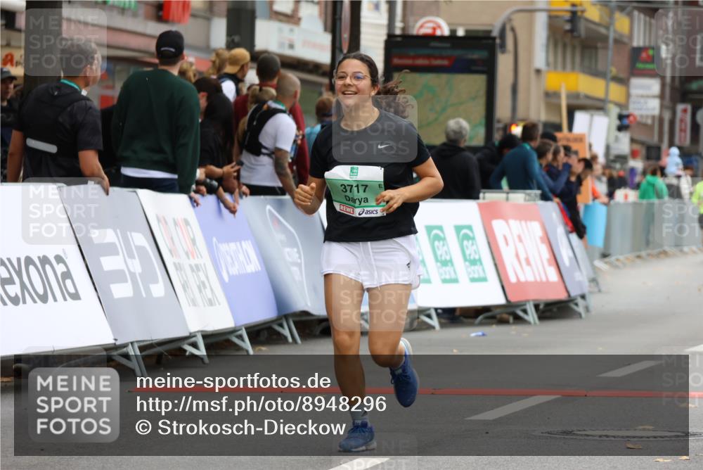 21.09.2025 - PSD Bank Halbmarathon Strokosch-Dieckow http://msf.ph/oto/8948296 21.09.2025 12:37:50 Ziel 3377, 3405, 3553, 3717 meine-sportfotos.de