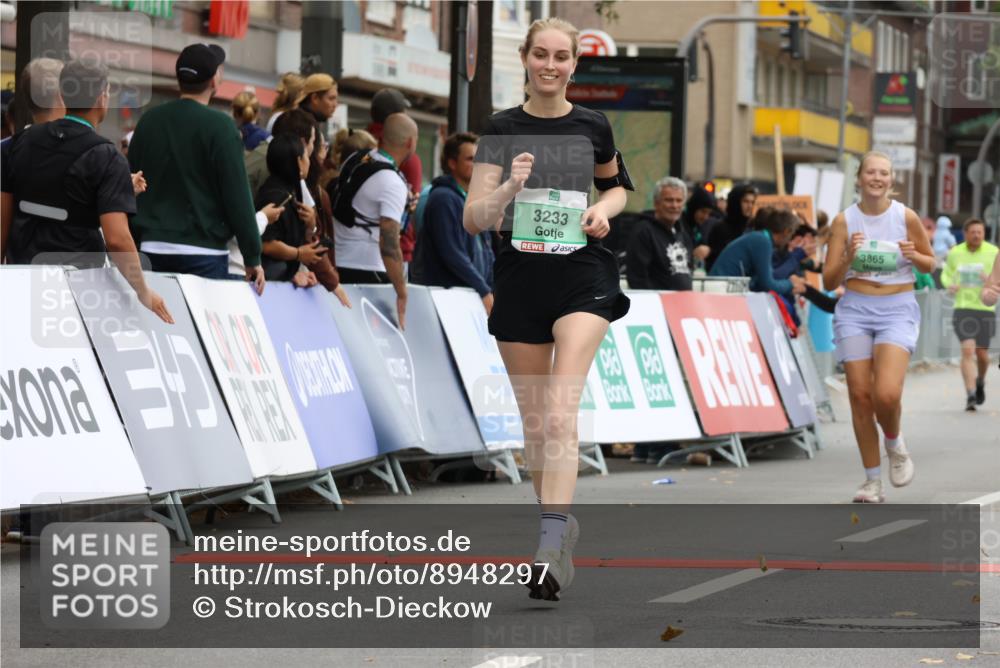 21.09.2025 - PSD Bank Halbmarathon Strokosch-Dieckow http://msf.ph/oto/8948297 21.09.2025 12:37:59 Ziel 3233, 3818, 3865 meine-sportfotos.de