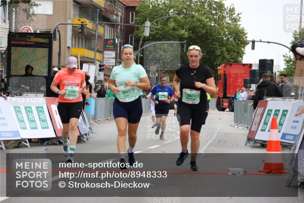21.09.2025 - PSD Bank Halbmarathon Strokosch-Dieckow http://msf.ph/oto/8948333 21.09.2025 12:38:42 Ziel 3158, 3821, 3861 meine-sportfotos.de