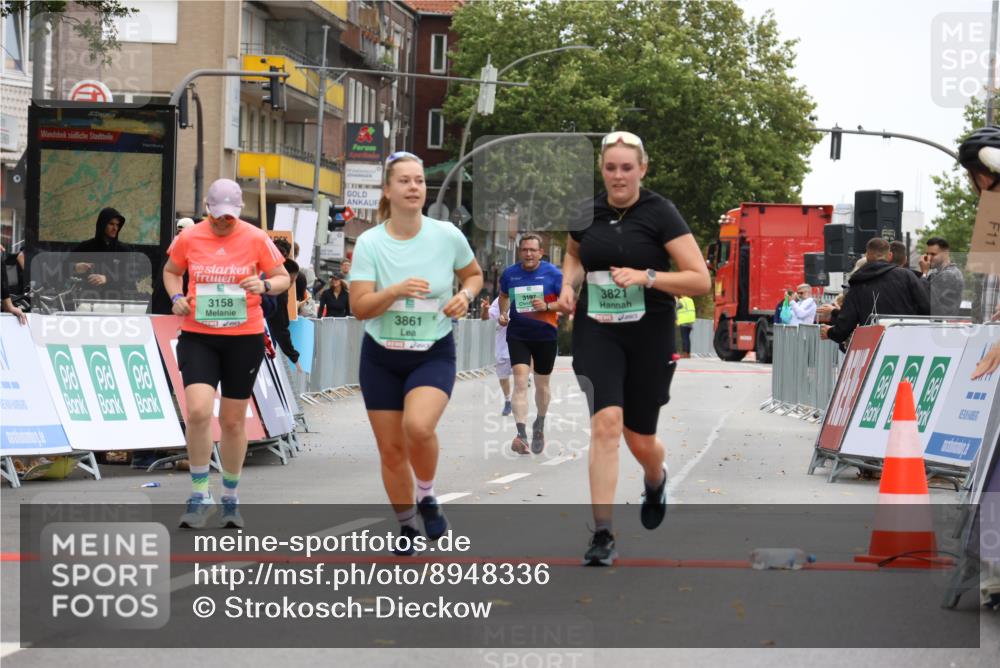 21.09.2025 - PSD Bank Halbmarathon Strokosch-Dieckow http://msf.ph/oto/8948336 21.09.2025 12:38:42 Ziel 3158, 3821, 3861 meine-sportfotos.de