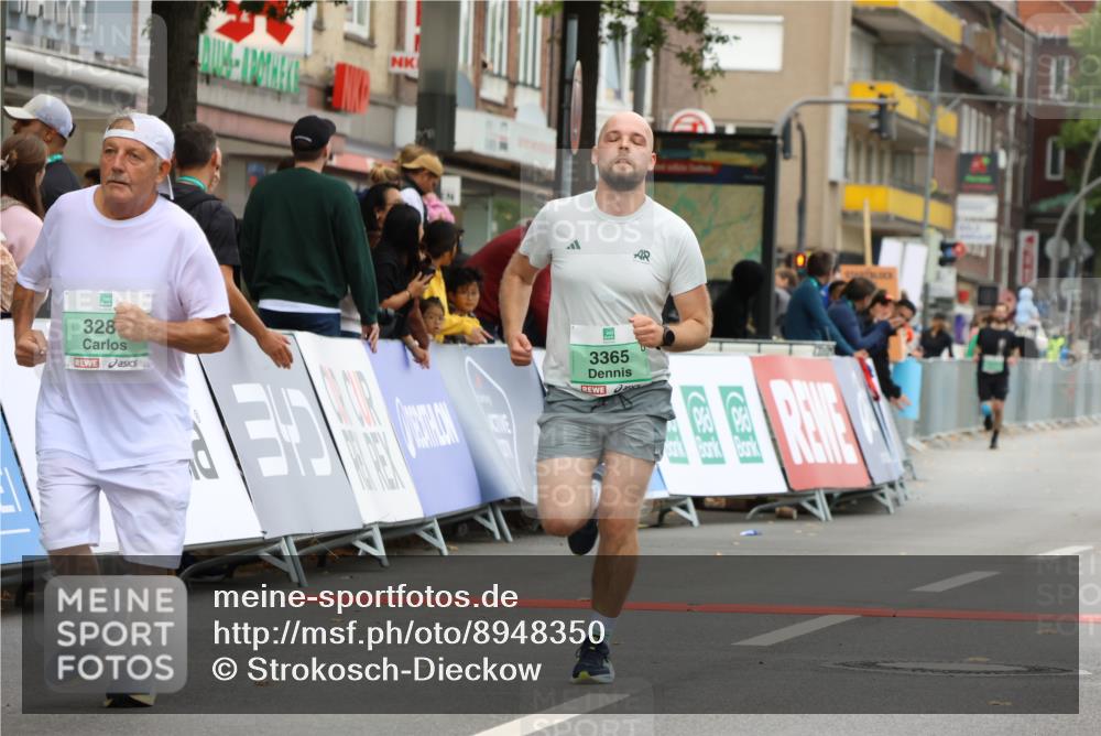 21.09.2025 - PSD Bank Halbmarathon Strokosch-Dieckow http://msf.ph/oto/8948350 21.09.2025 12:39:00 Ziel 3197, 3238, 3280, 3365 meine-sportfotos.de