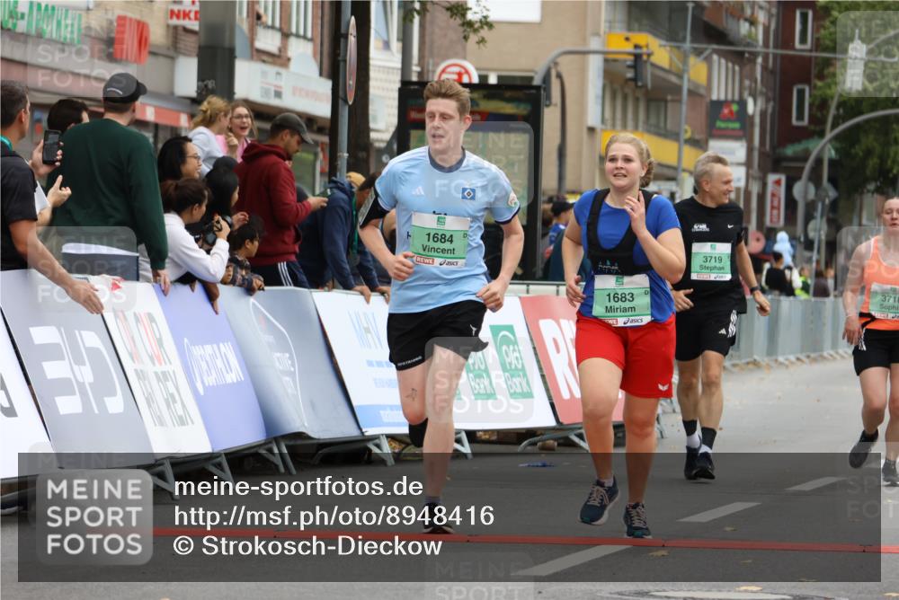21.09.2025 - PSD Bank Halbmarathon Strokosch-Dieckow http://msf.ph/oto/8948416 21.09.2025 12:40:37 Ziel 1683, 1684, 3718, 3719 meine-sportfotos.de