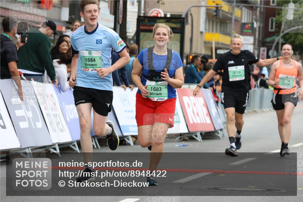 21.09.2025 - PSD Bank Halbmarathon Strokosch-Dieckow http://msf.ph/oto/8948422 21.09.2025 12:40:39 Ziel 1683, 1684, 3718, 3719 meine-sportfotos.de