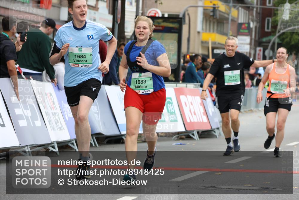 21.09.2025 - PSD Bank Halbmarathon Strokosch-Dieckow http://msf.ph/oto/8948425 21.09.2025 12:40:39 Ziel 1683, 1684, 3718, 3719 meine-sportfotos.de