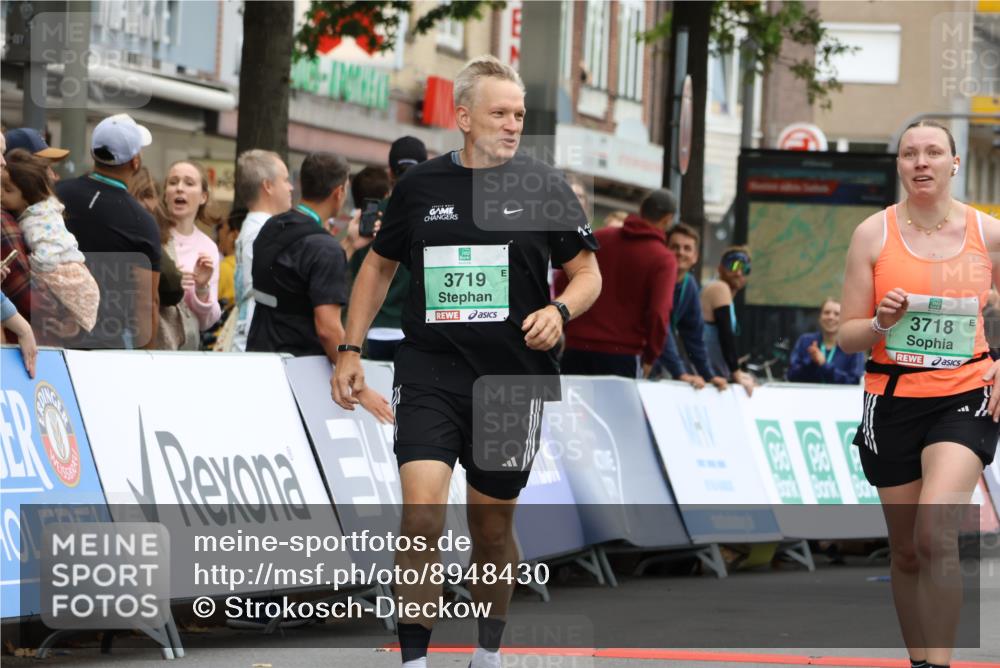 21.09.2025 - PSD Bank Halbmarathon Strokosch-Dieckow http://msf.ph/oto/8948430 21.09.2025 12:40:43 Ziel 1683, 1684, 3718, 3719 meine-sportfotos.de