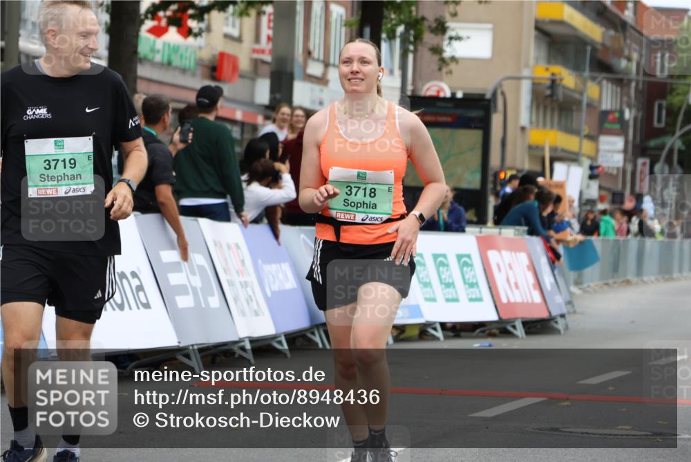 21.09.2025 - PSD Bank Halbmarathon Strokosch-Dieckow http://msf.ph/oto/8948436 21.09.2025 12:40:44 Ziel 1683, 1684, 3718, 3719 meine-sportfotos.de