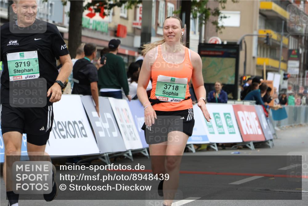 21.09.2025 - PSD Bank Halbmarathon Strokosch-Dieckow http://msf.ph/oto/8948439 21.09.2025 12:40:44 Ziel 1683, 1684, 3718, 3719 meine-sportfotos.de