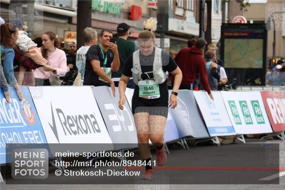 21.09.2025 - PSD Bank Halbmarathon Strokosch-Dieckow http://msf.ph/oto/8948441 21.09.2025 12:40:58 Ziel 1293, 1540, 3459 meine-sportfotos.de