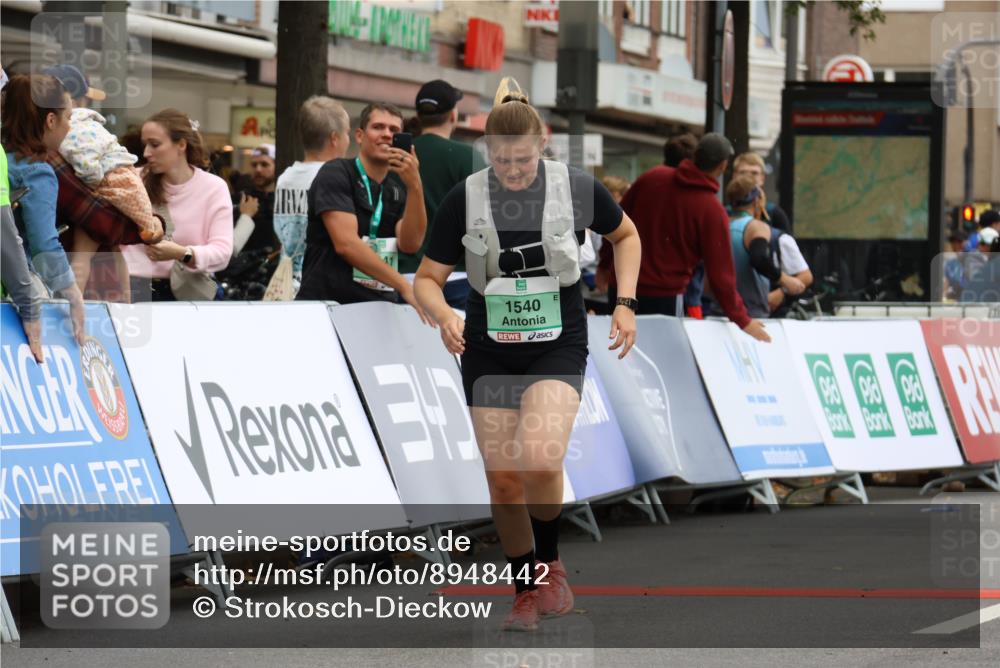 21.09.2025 - PSD Bank Halbmarathon Strokosch-Dieckow http://msf.ph/oto/8948442 21.09.2025 12:40:58 Ziel 1293, 1540, 3459 meine-sportfotos.de