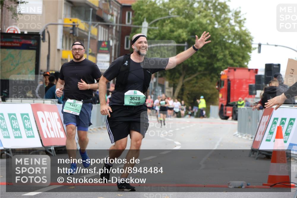 21.09.2025 - PSD Bank Halbmarathon Strokosch-Dieckow http://msf.ph/oto/8948484 21.09.2025 12:41:27 Ziel 1352, 1497, 3628 meine-sportfotos.de