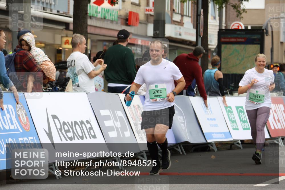 21.09.2025 - PSD Bank Halbmarathon Strokosch-Dieckow http://msf.ph/oto/8948525 21.09.2025 12:42:19 Ziel 1676, 3241, 3381, 3495, 3702 meine-sportfotos.de