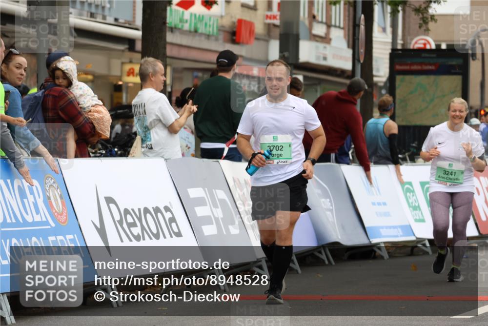 21.09.2025 - PSD Bank Halbmarathon Strokosch-Dieckow http://msf.ph/oto/8948528 21.09.2025 12:42:19 Ziel 1676, 3241, 3381, 3495, 3702 meine-sportfotos.de