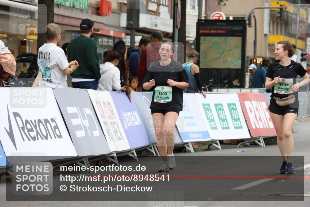 21.09.2025 - PSD Bank Halbmarathon Strokosch-Dieckow http://msf.ph/oto/8948541 21.09.2025 12:42:28 Ziel 1300, 3241, 3381, 3495, 3537, 3702 meine-sportfotos.de