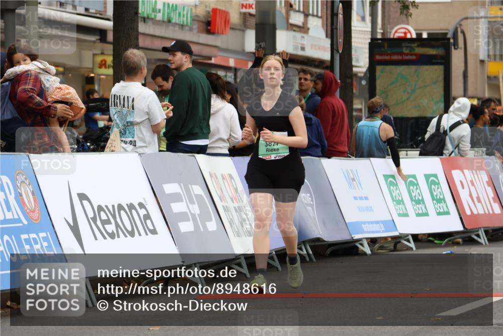 21.09.2025 - PSD Bank Halbmarathon Strokosch-Dieckow http://msf.ph/oto/8948616 21.09.2025 12:43:47 Ziel 3877 meine-sportfotos.de