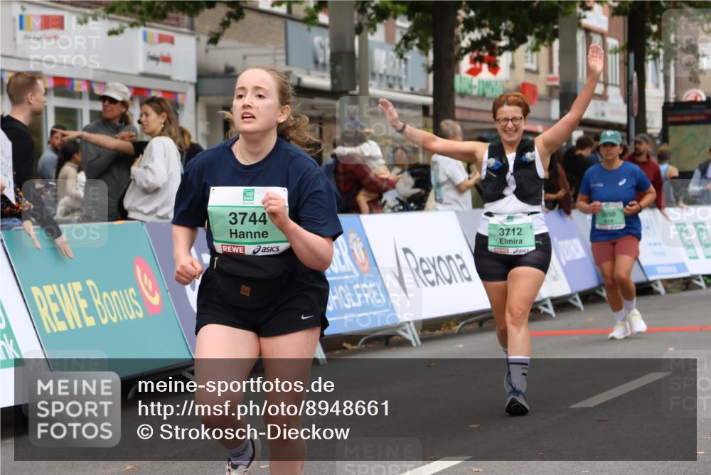 21.09.2025 - PSD Bank Halbmarathon Strokosch-Dieckow http://msf.ph/oto/8948661 21.09.2025 12:44:21 Ziel 1516, 3712, 3714, 3744, 3850 meine-sportfotos.de