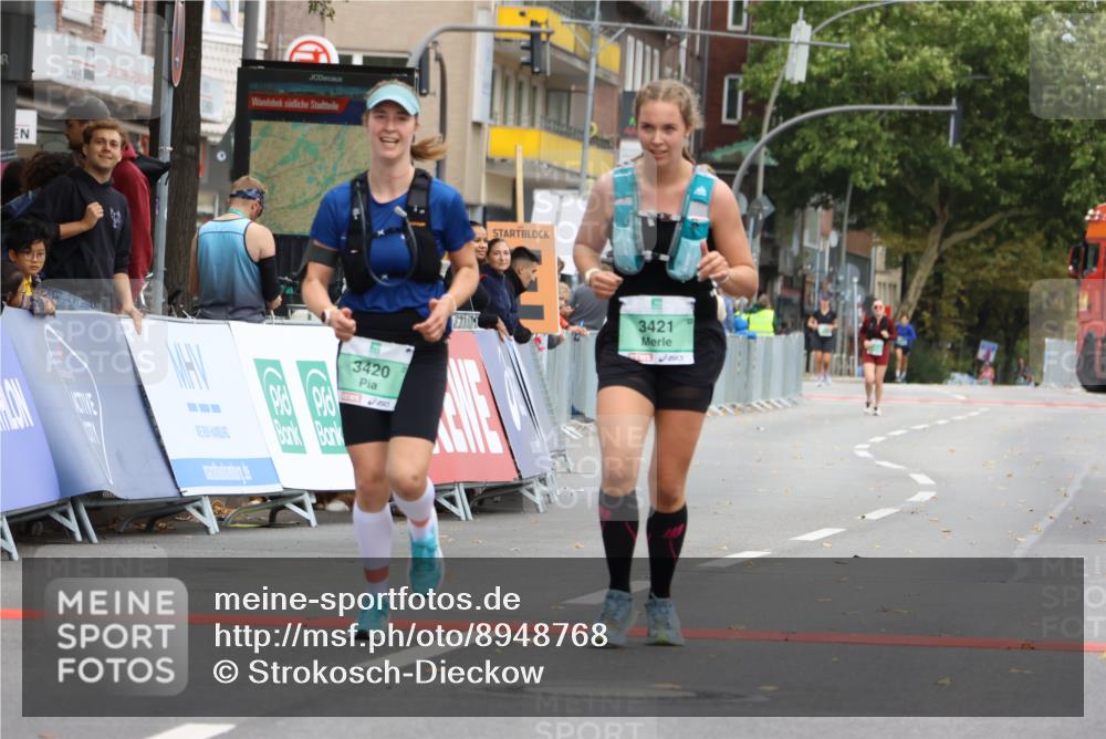 21.09.2025 - PSD Bank Halbmarathon Strokosch-Dieckow http://msf.ph/oto/8948768 21.09.2025 12:47:07 Ziel 3420, 3421 meine-sportfotos.de