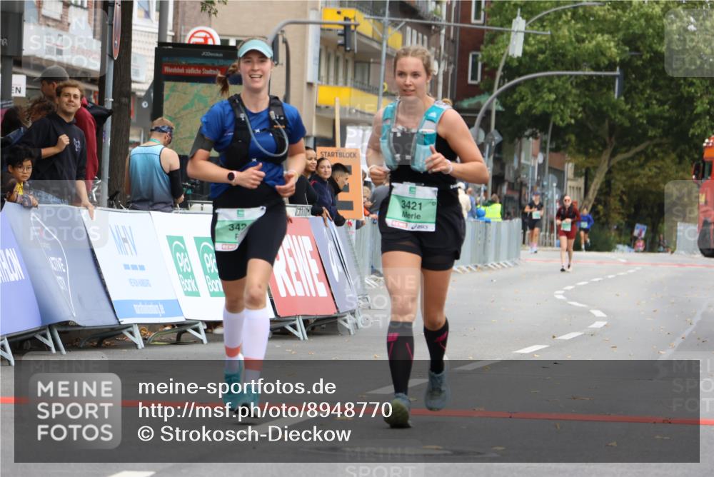 21.09.2025 - PSD Bank Halbmarathon Strokosch-Dieckow http://msf.ph/oto/8948770 21.09.2025 12:47:07 Ziel 3420, 3421 meine-sportfotos.de