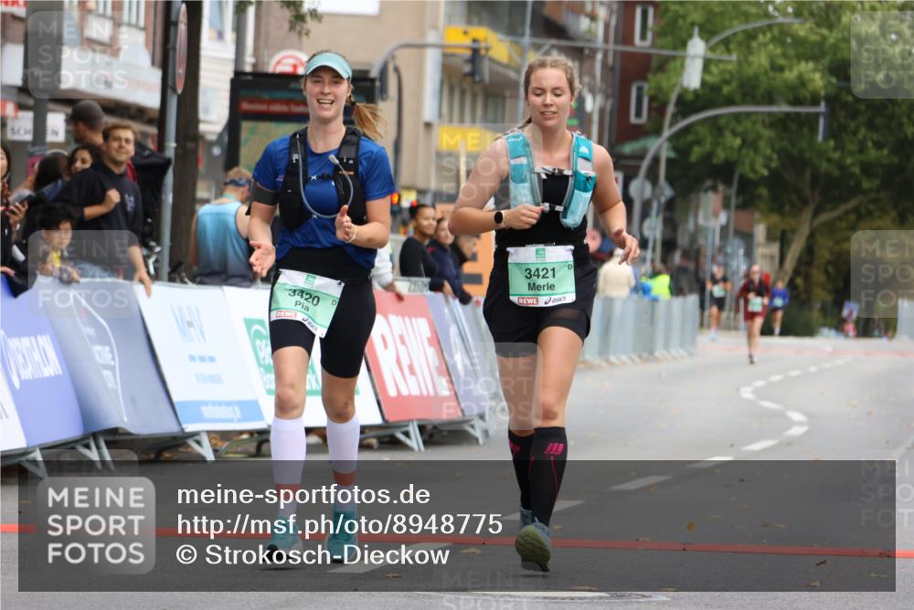 21.09.2025 - PSD Bank Halbmarathon Strokosch-Dieckow http://msf.ph/oto/8948775 21.09.2025 12:47:07 Ziel 3420, 3421 meine-sportfotos.de