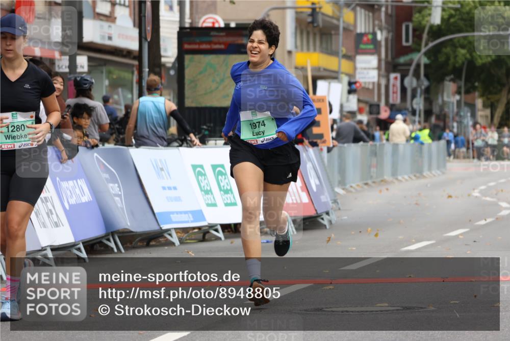 21.09.2025 - PSD Bank Halbmarathon Strokosch-Dieckow http://msf.ph/oto/8948805 21.09.2025 12:47:53 Ziel 1280, 1974, 3579 meine-sportfotos.de