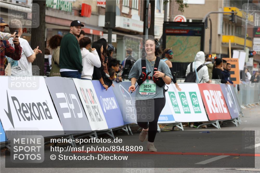 21.09.2025 - PSD Bank Halbmarathon Strokosch-Dieckow http://msf.ph/oto/8948809 21.09.2025 12:48:34 Ziel 3830, 3834 meine-sportfotos.de