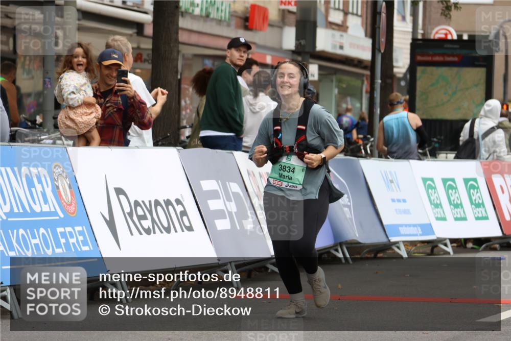 21.09.2025 - PSD Bank Halbmarathon Strokosch-Dieckow http://msf.ph/oto/8948811 21.09.2025 12:48:35 Ziel 3830, 3834 meine-sportfotos.de