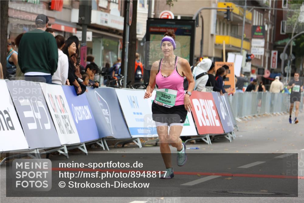 21.09.2025 - PSD Bank Halbmarathon Strokosch-Dieckow http://msf.ph/oto/8948817 21.09.2025 12:48:38 Ziel 3830, 3834 meine-sportfotos.de