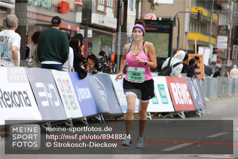 21.09.2025 - PSD Bank Halbmarathon Strokosch-Dieckow http://msf.ph/oto/8948824 21.09.2025 12:48:39 Ziel 3830, 3834 meine-sportfotos.de