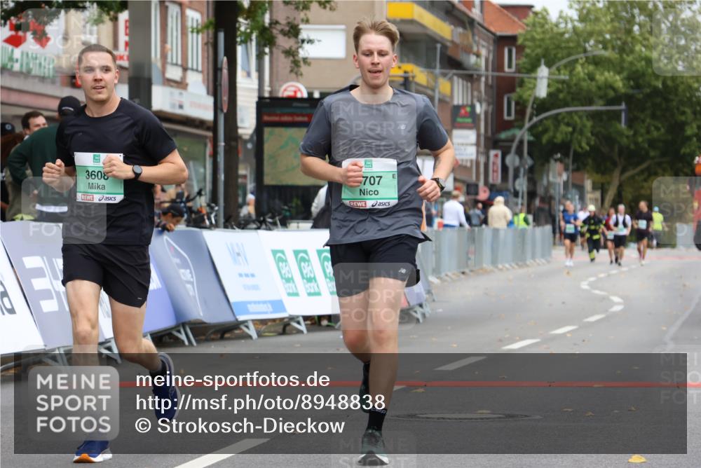 21.09.2025 - PSD Bank Halbmarathon Strokosch-Dieckow http://msf.ph/oto/8948838 21.09.2025 12:49:00 Ziel 3452, 3608, 3707 meine-sportfotos.de