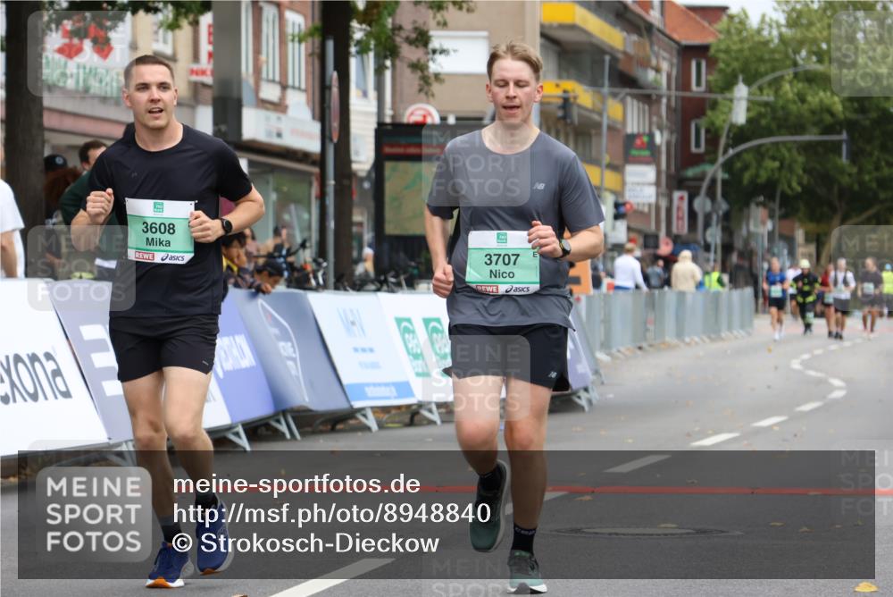 21.09.2025 - PSD Bank Halbmarathon Strokosch-Dieckow http://msf.ph/oto/8948840 21.09.2025 12:49:00 Ziel 3452, 3608, 3707 meine-sportfotos.de
