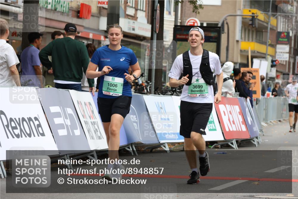 21.09.2025 - PSD Bank Halbmarathon Strokosch-Dieckow http://msf.ph/oto/8948857 21.09.2025 12:49:34 Ziel 1006, 3699, 4060 meine-sportfotos.de