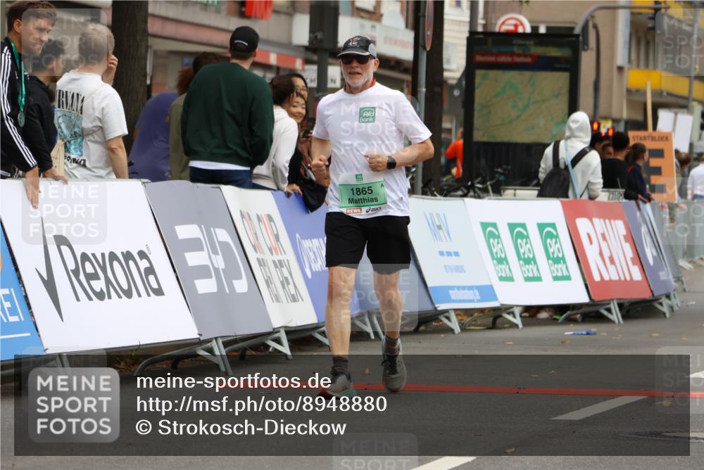 21.09.2025 - PSD Bank Halbmarathon Strokosch-Dieckow http://msf.ph/oto/8948880 21.09.2025 12:49:50 Ziel 1865, 3303, 3985, 3992 meine-sportfotos.de