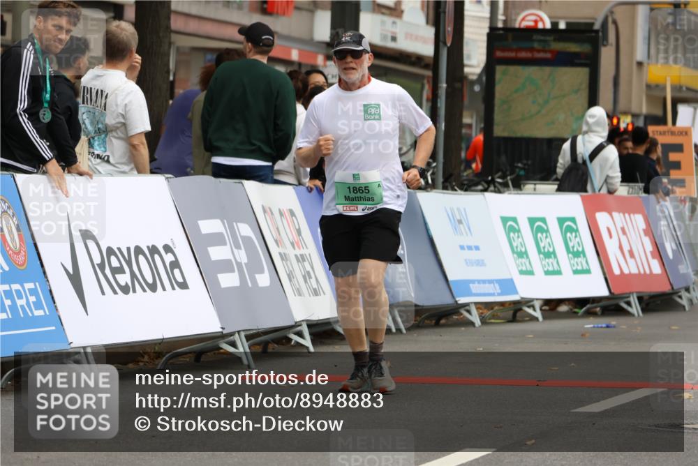 21.09.2025 - PSD Bank Halbmarathon Strokosch-Dieckow http://msf.ph/oto/8948883 21.09.2025 12:49:51 Ziel 1865, 3303, 3985, 3992 meine-sportfotos.de