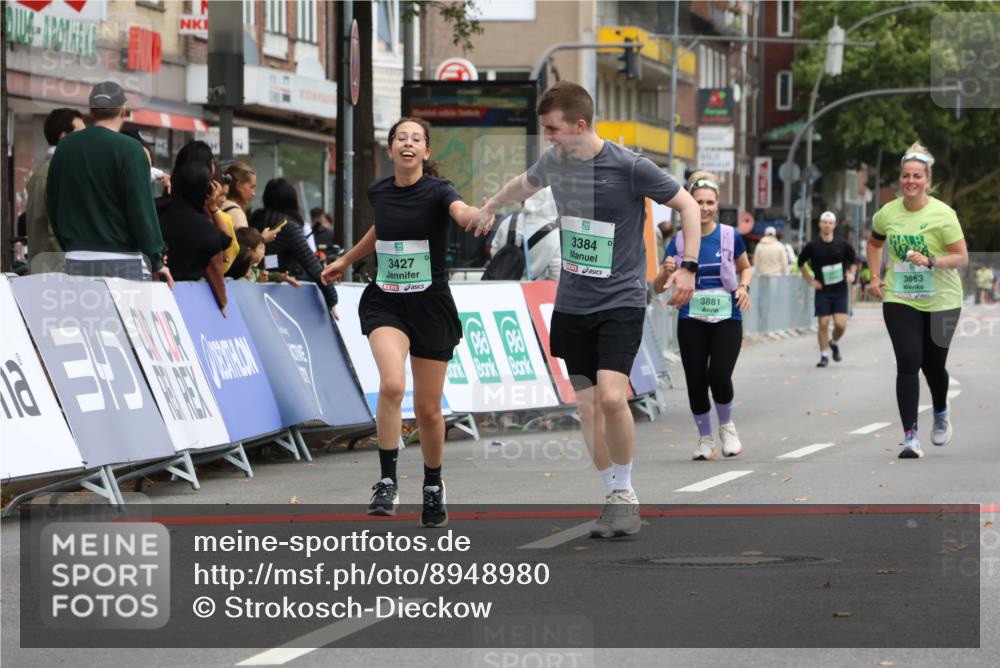 21.09.2025 - PSD Bank Halbmarathon Strokosch-Dieckow http://msf.ph/oto/8948980 21.09.2025 12:52:54 Ziel 3384, 3427, 3863, 3881 meine-sportfotos.de