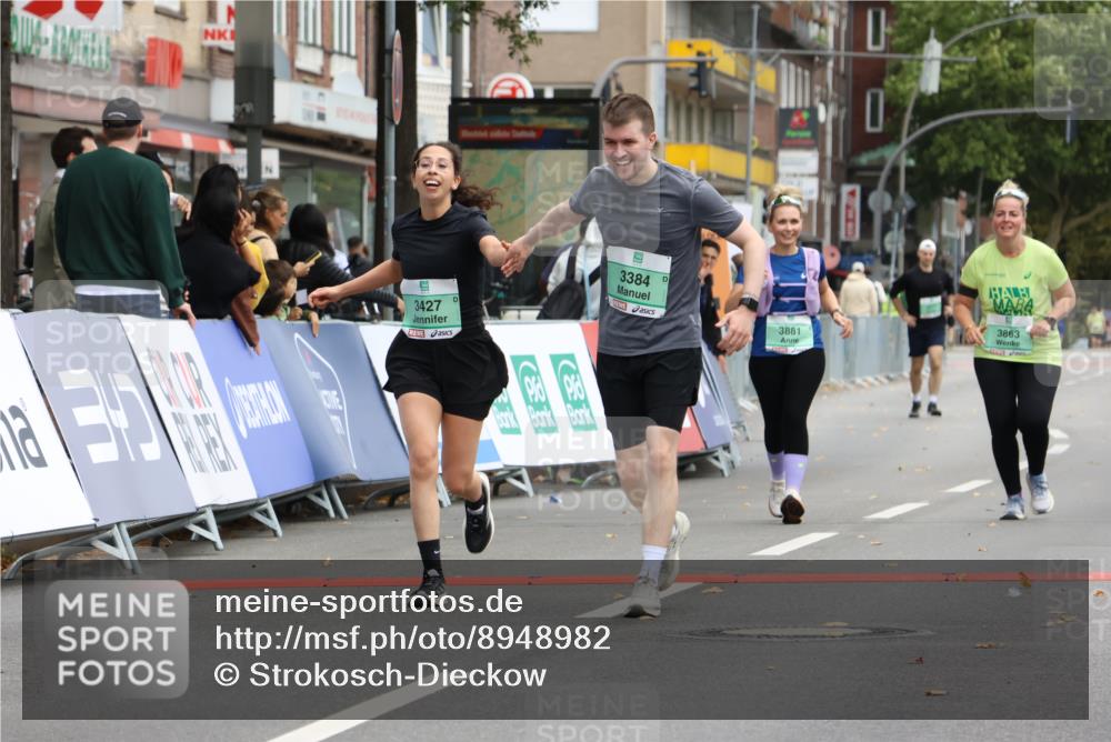 21.09.2025 - PSD Bank Halbmarathon Strokosch-Dieckow http://msf.ph/oto/8948982 21.09.2025 12:52:54 Ziel 3384, 3427, 3863, 3881 meine-sportfotos.de