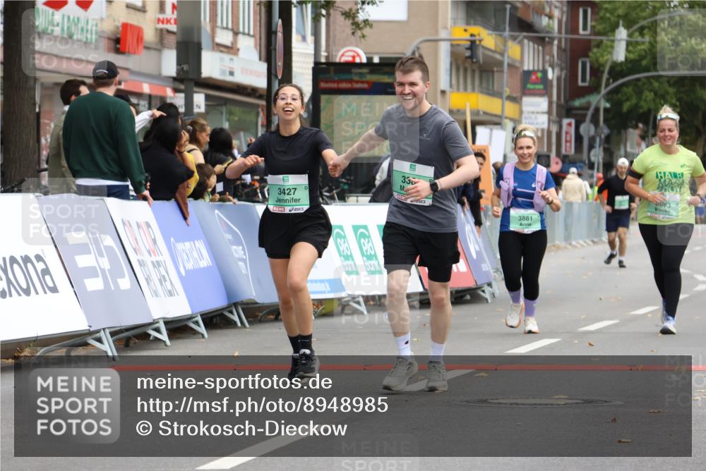 21.09.2025 - PSD Bank Halbmarathon Strokosch-Dieckow http://msf.ph/oto/8948985 21.09.2025 12:52:54 Ziel 3384, 3427, 3863, 3881 meine-sportfotos.de