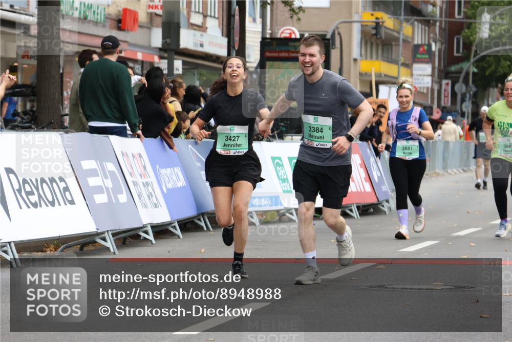21.09.2025 - PSD Bank Halbmarathon Strokosch-Dieckow http://msf.ph/oto/8948988 21.09.2025 12:52:54 Ziel 3384, 3427, 3863, 3881 meine-sportfotos.de