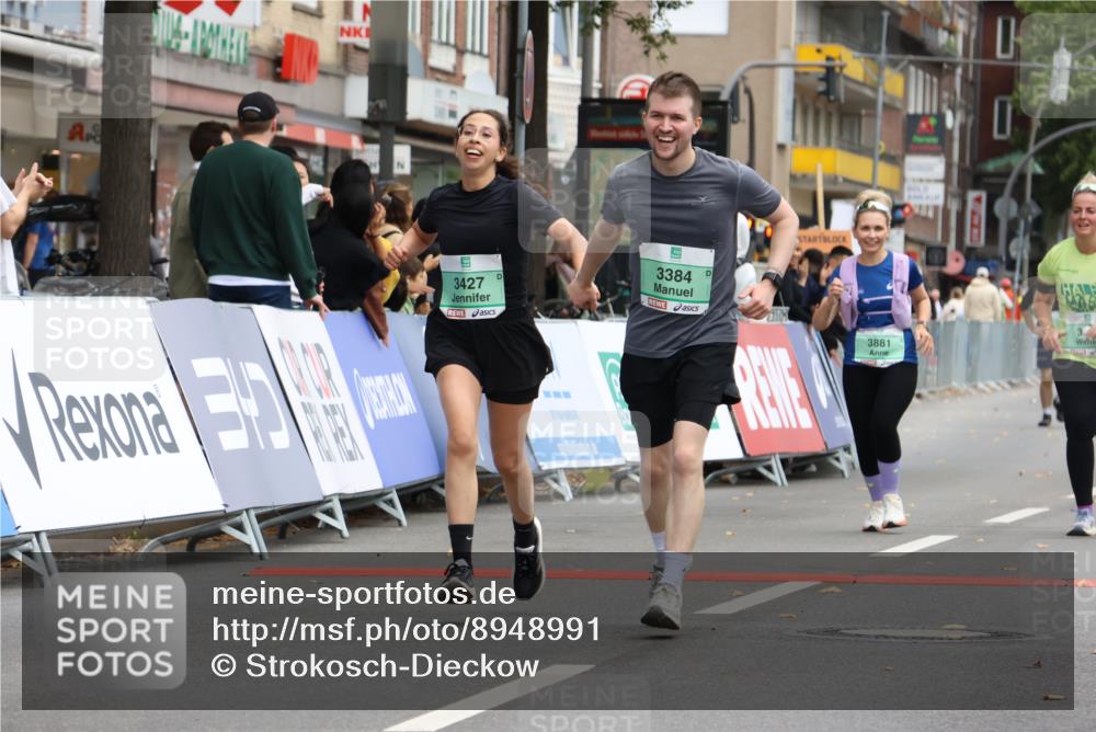 21.09.2025 - PSD Bank Halbmarathon Strokosch-Dieckow http://msf.ph/oto/8948991 21.09.2025 12:52:55 Ziel 3384, 3427, 3863, 3881 meine-sportfotos.de