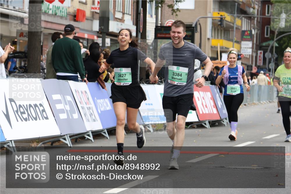 21.09.2025 - PSD Bank Halbmarathon Strokosch-Dieckow http://msf.ph/oto/8948992 21.09.2025 12:52:55 Ziel 3384, 3427, 3863, 3881 meine-sportfotos.de