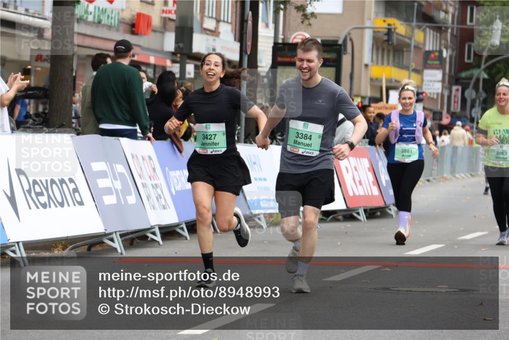 21.09.2025 - PSD Bank Halbmarathon Strokosch-Dieckow http://msf.ph/oto/8948993 21.09.2025 12:52:55 Ziel 3384, 3427, 3863, 3881 meine-sportfotos.de