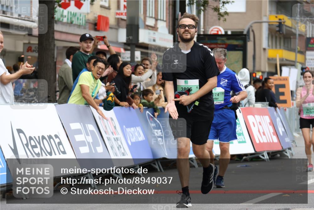 21.09.2025 - PSD Bank Halbmarathon Strokosch-Dieckow http://msf.ph/oto/8949037 21.09.2025 12:54:23 Ziel 1274, 3341, 3764, 3804, 3805 meine-sportfotos.de