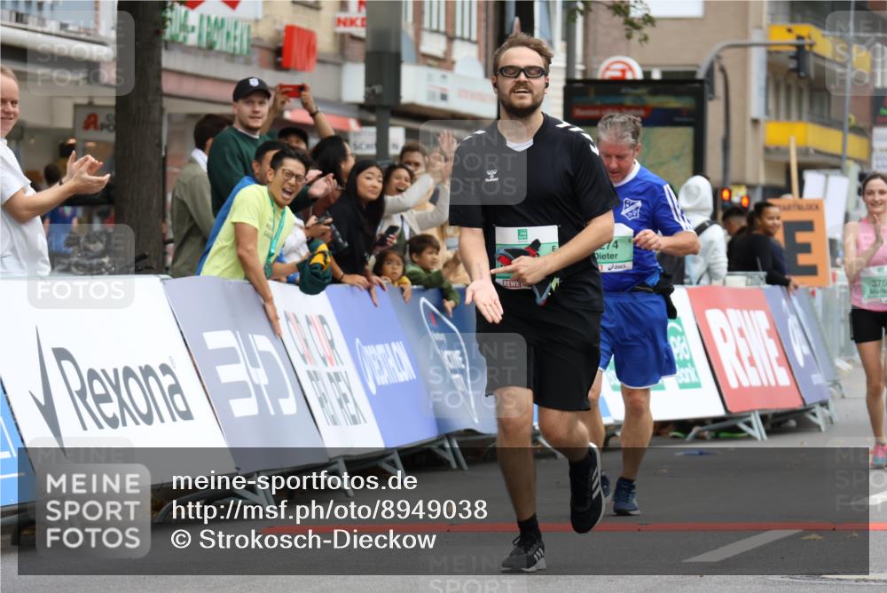 21.09.2025 - PSD Bank Halbmarathon Strokosch-Dieckow http://msf.ph/oto/8949038 21.09.2025 12:54:23 Ziel 1274, 3341, 3764, 3804, 3805 meine-sportfotos.de