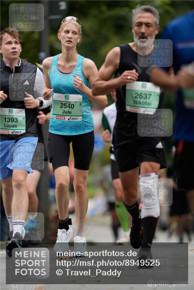 21.09.2025 - PSD Bank Halbmarathon Patografie http://msf.ph/oto/8949525 21.09.2025 10:18:29 Laufen 1393, 11, 2540, 2637 meine-sportfotos.de