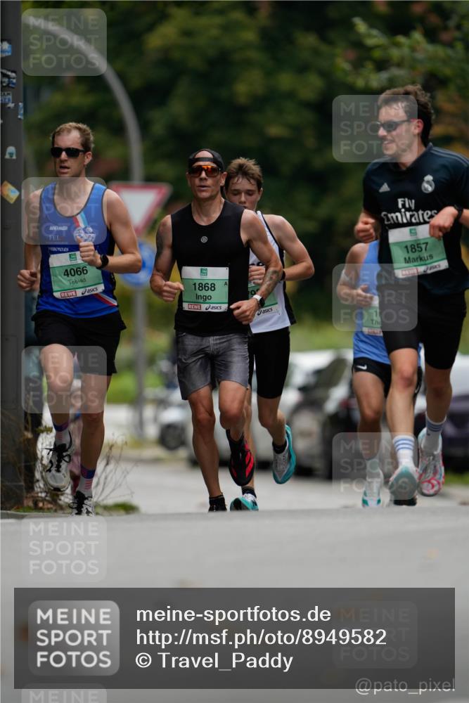 21.09.2025 - PSD Bank Halbmarathon Patografie http://msf.ph/oto/8949582 21.09.2025 09:53:55 Laufen 4066, 1868, 1857 meine-sportfotos.de