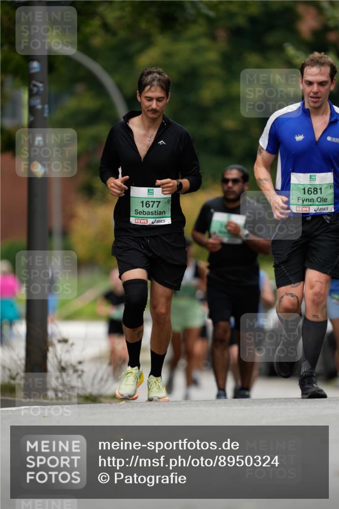 21.09.2025 - PSD Bank Halbmarathon Patografie http://msf.ph/oto/8950324 21.09.2025 10:43:00 Laufen 1677, 1681 meine-sportfotos.de