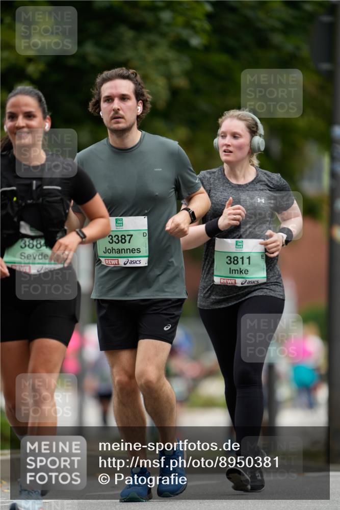 21.09.2025 - PSD Bank Halbmarathon Patografie http://msf.ph/oto/8950381 21.09.2025 10:47:13 Laufen 3884, 3387, 3811 meine-sportfotos.de